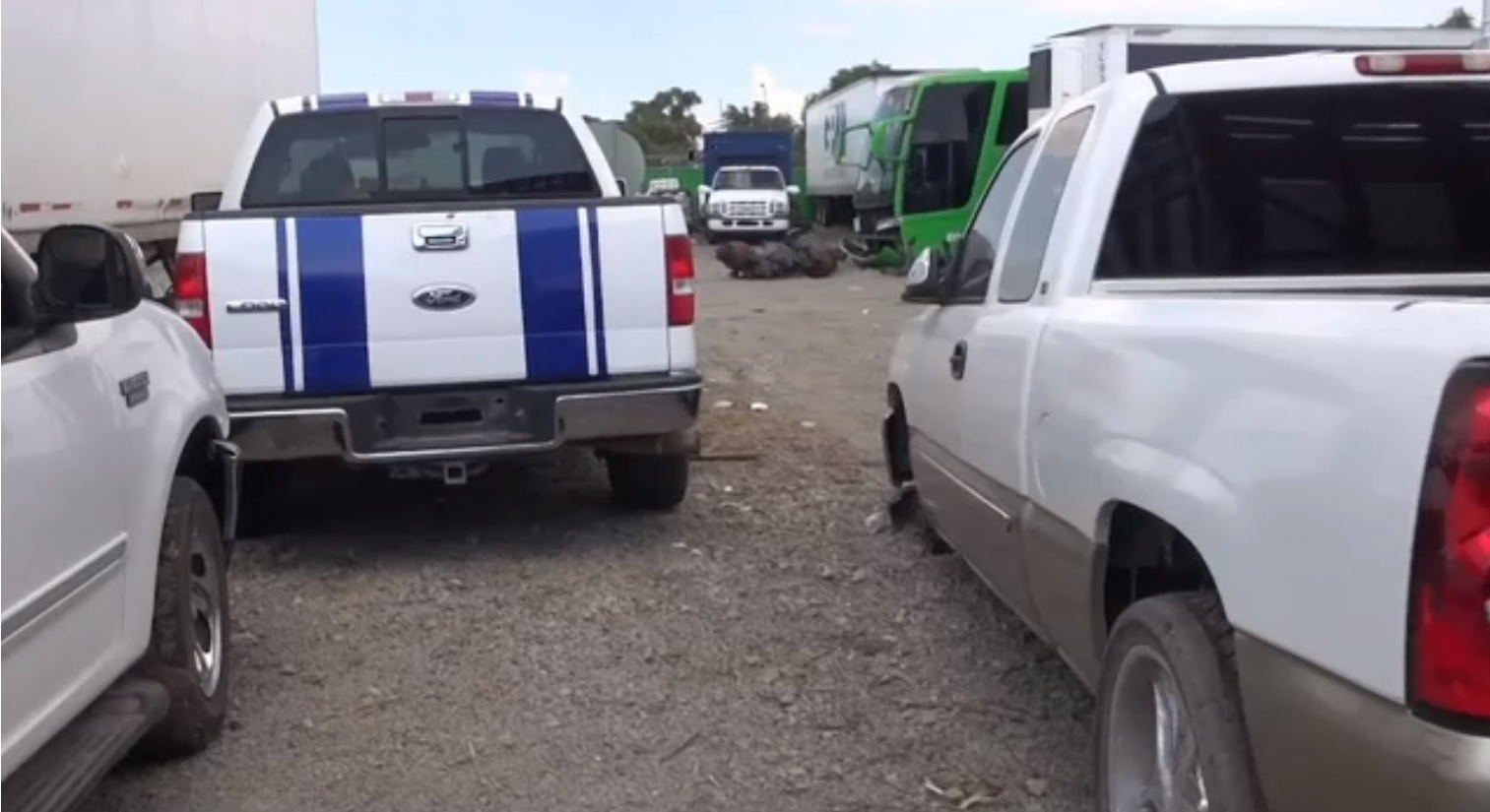 Aseguran en Hidalgo bodegas donde desmantelan autos y camiones robados