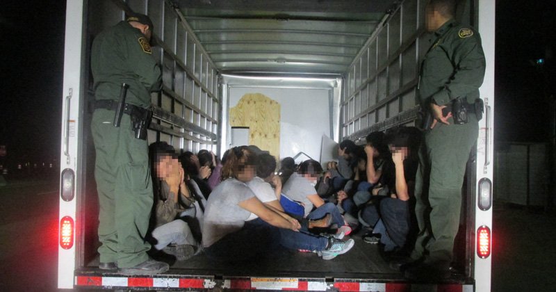 inm rescata 109 migrantes hacinados en trailer en tamaulipas