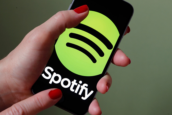 Retiran Spotify canción brasileña apología violación