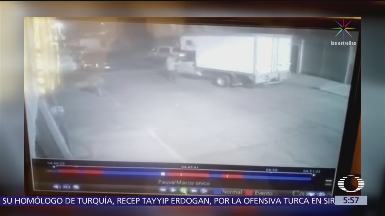 Roban camioneta de carga en Atizapán, Edomex