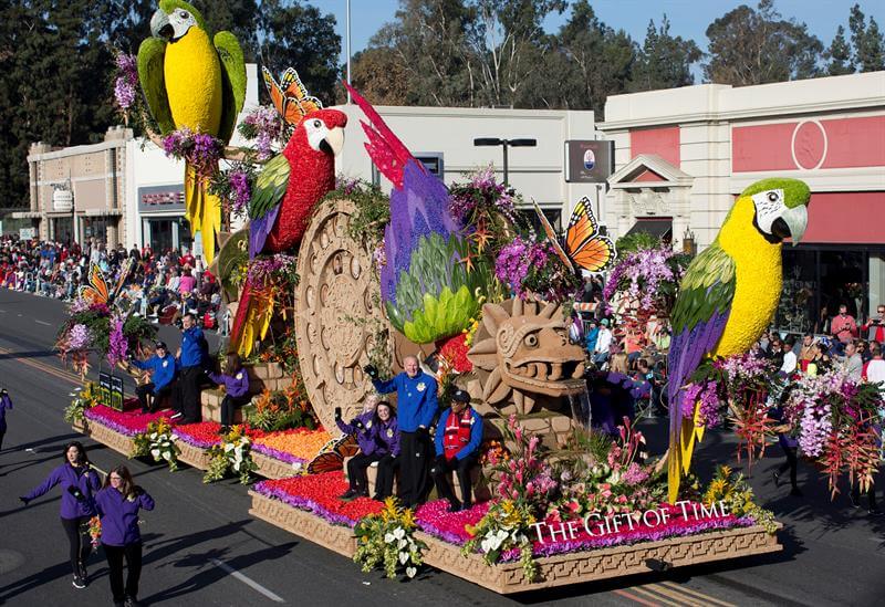 celebran tradicional desfile rosas california