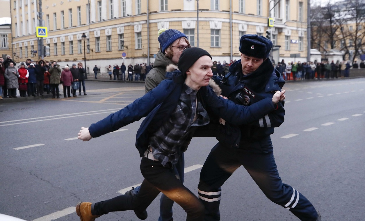 Miles de rusos piden un boicot a las próximas elecciones presidenciales