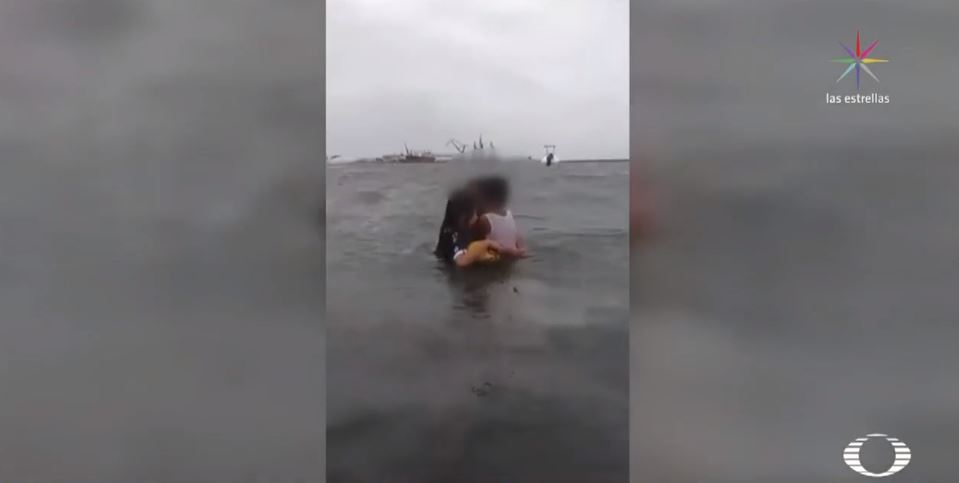 Detienen a mujer por intentar ahogar a hijos en Veracruz
