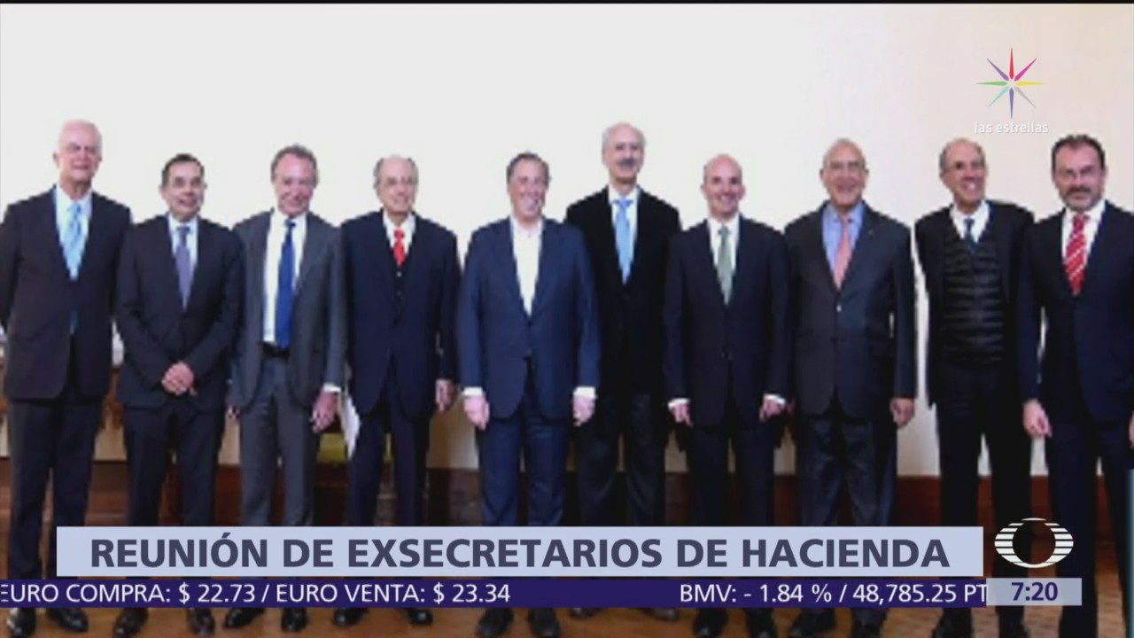 Se reúnen exsecretarios de Hacienda en Palacio Nacional
