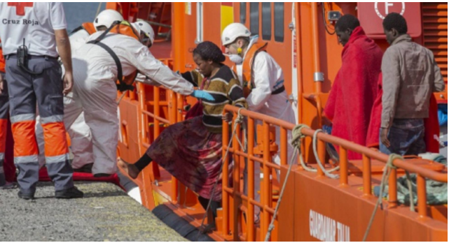 Servicios de emergencia ayudan a migrantes en Espana