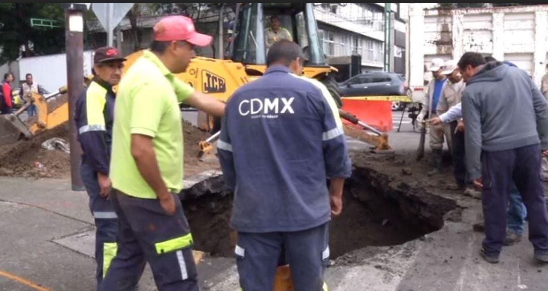 Terminan reparación de socavón en Humboldt y Cristóbal Colón, CDMX