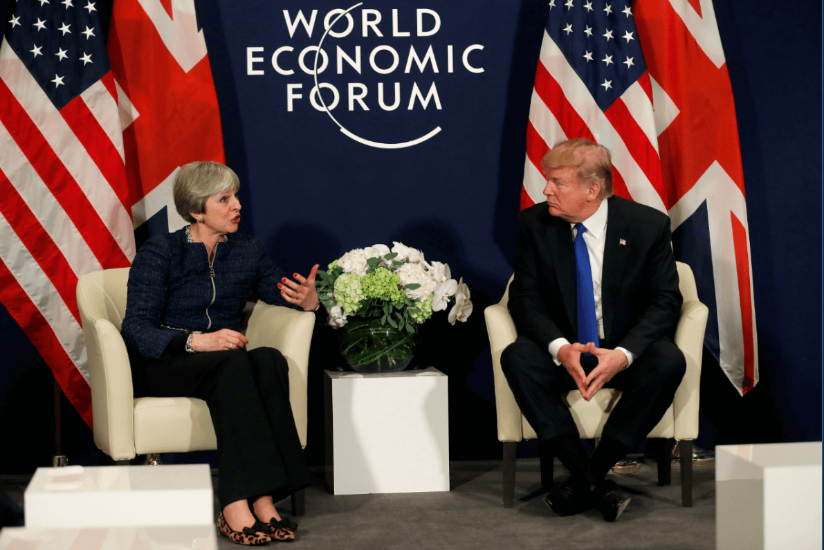 Theresa May y Donald Trump en Davos, Suiza