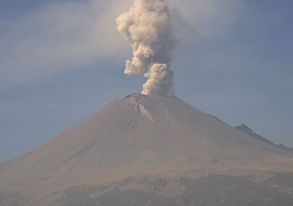 volcán Popocatépetl emite 306 exhalaciones de baja intensidad