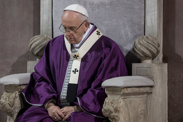 El papa Francisco recibe a víctima de Boko Haram y a familiares de Asia Bibi