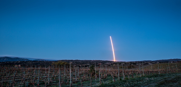 Compañía SpaceX lanza con éxito el satélite español Paz