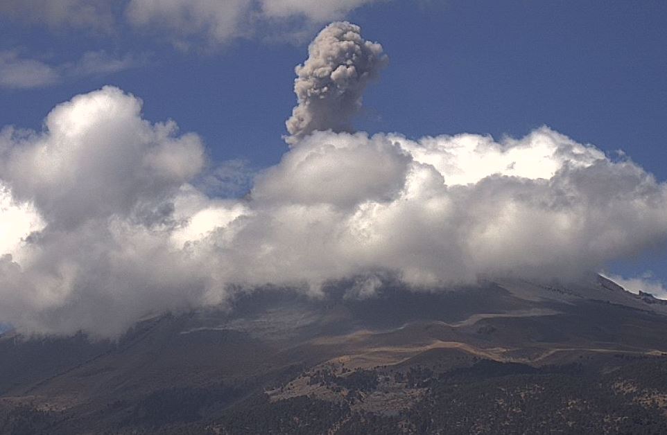 Popocatépetl presenta 51 exhalaciones y tres sismos volcanotéctonicos.