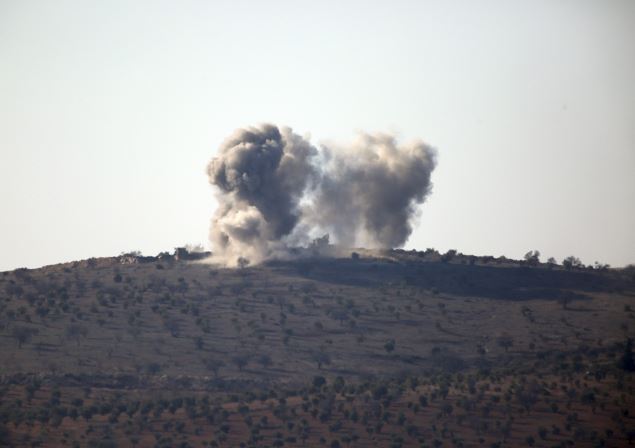 Turquía sigue con ofensiva en Afrín, pese a entrada del régimen sirio
