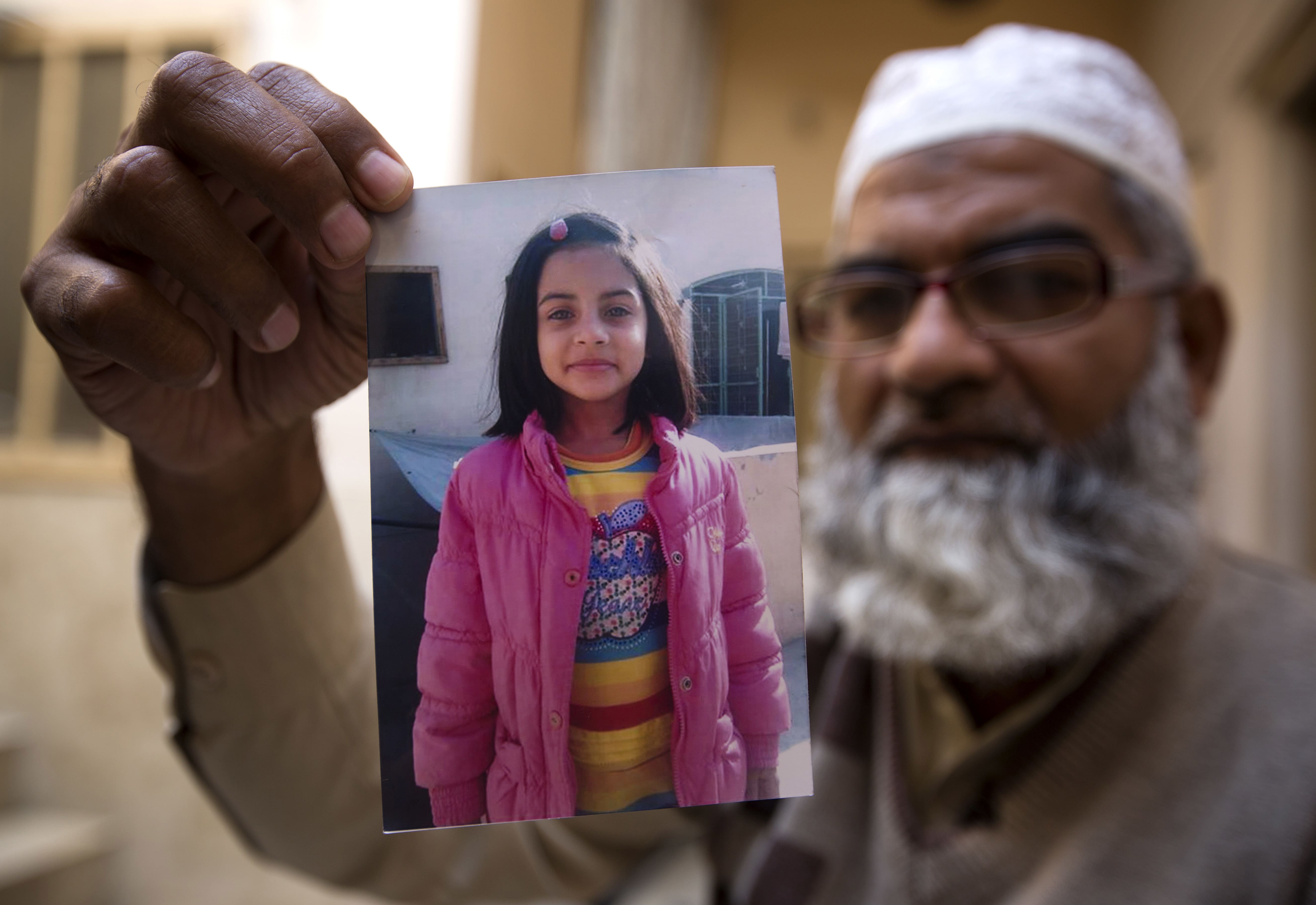 Tribunal de Pakistán sentencia a muerte al asesino de una niña de 7 años