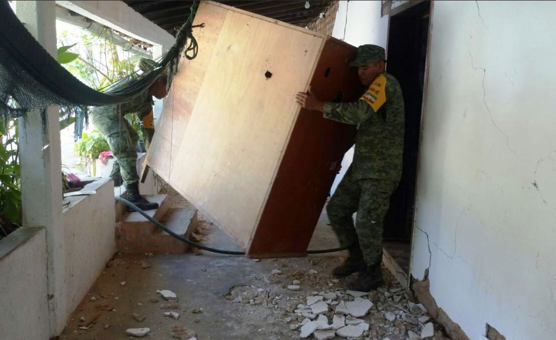 Ejército mexicano aplica Plan DN-III-E tras sismo en Pinotepa Nacional, Oaxaca