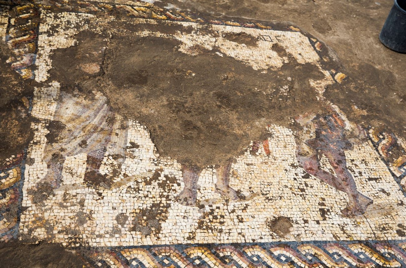 Arqueólogos israelíes descubren mosaico romano en la antigua ciudad de Cesarea