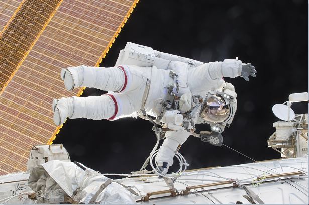 NASA confirma cambios físicos y psicológicos en astronautas tras viajes al espacio