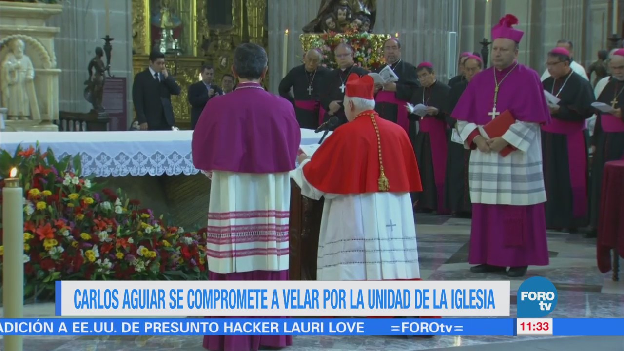Carlos Aguiar hace la profesión de fe como arzobispo primado de México