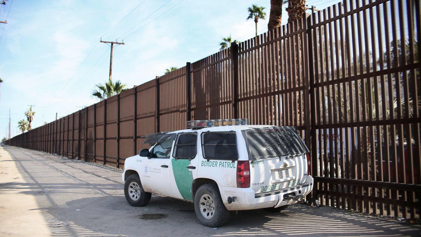 Comienza construcción muro Trump frontera California