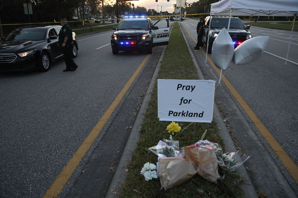 Condado Florida tendrá policías armados escuelas masacre