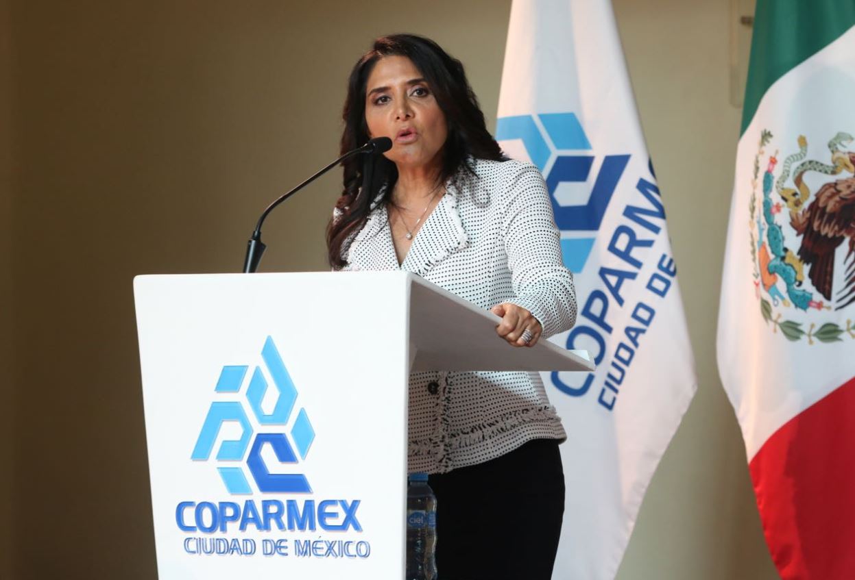 Alejandra Barrales se reúne con empresarios de Coparmex