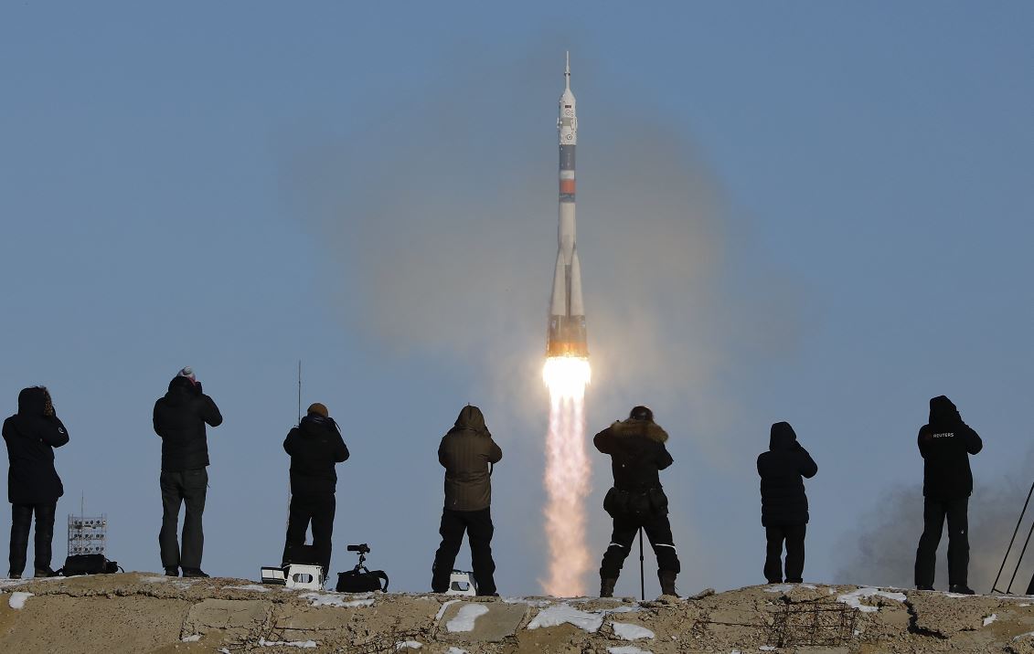 rusia lanza 11 satelites sin incidentes nuevo cosmodromo