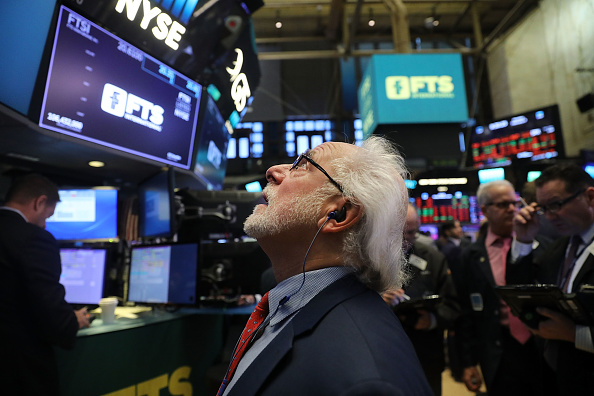 Dow Jones cae más de 24,000 puntos al cierre