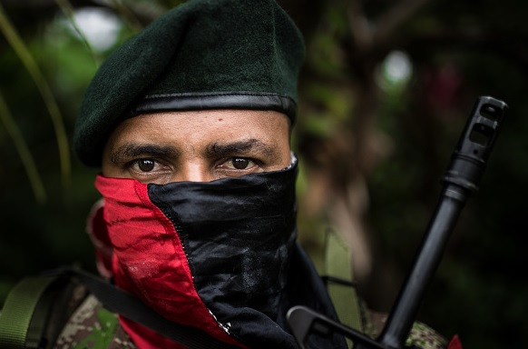 La guerrilla del ELN amenaza con un "paro armado" en Colombia