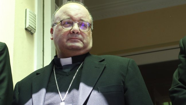 Enviado Vaticano entrevista obispo ocultar abusos Chile