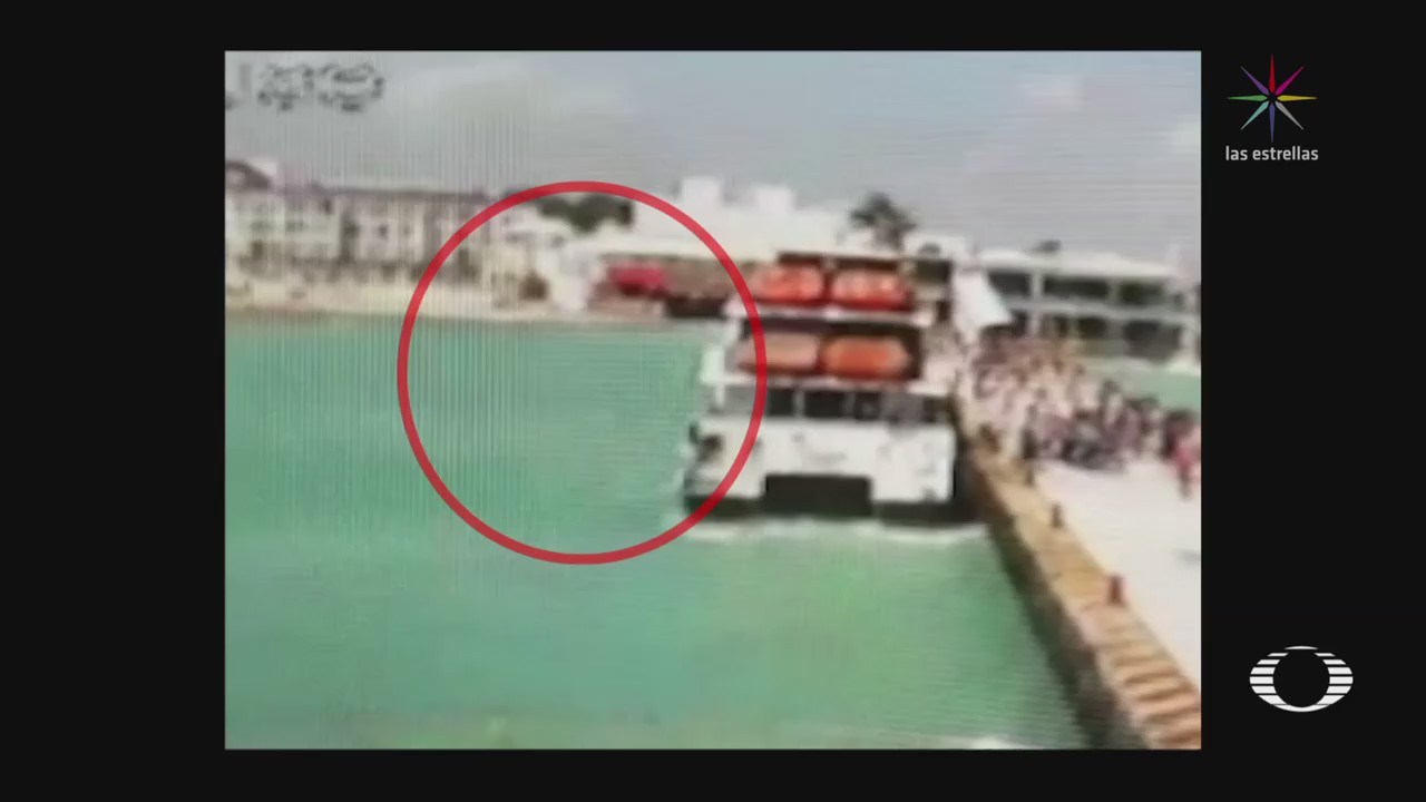 Explota ferry en Playa del Carmen de empresa ligada a Borge