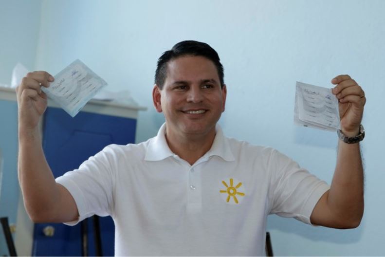 predicador evangelico gana primera vuelta electoral en costa rica