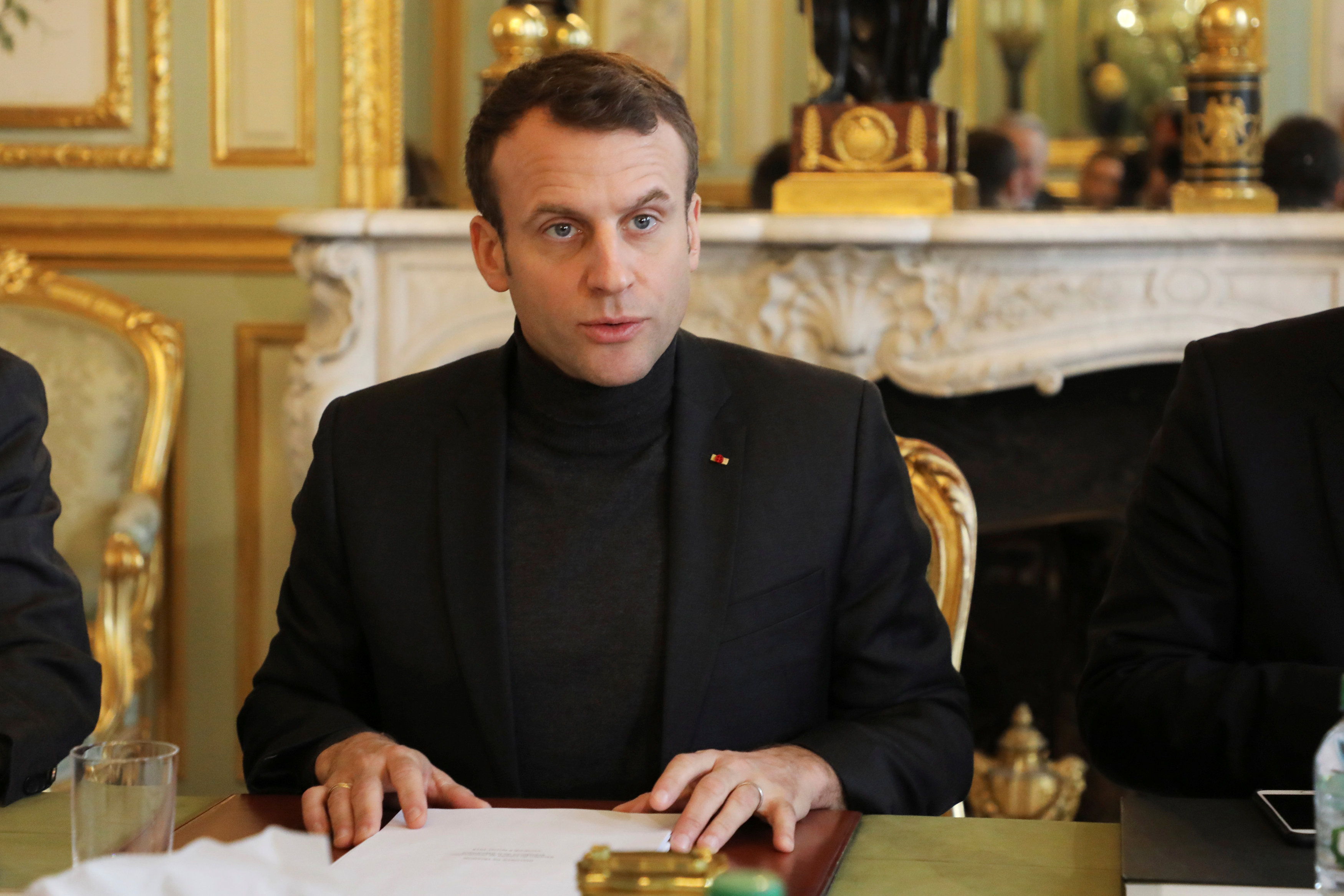 Macron advierte que Francia atacará si se prueban ataques químicos