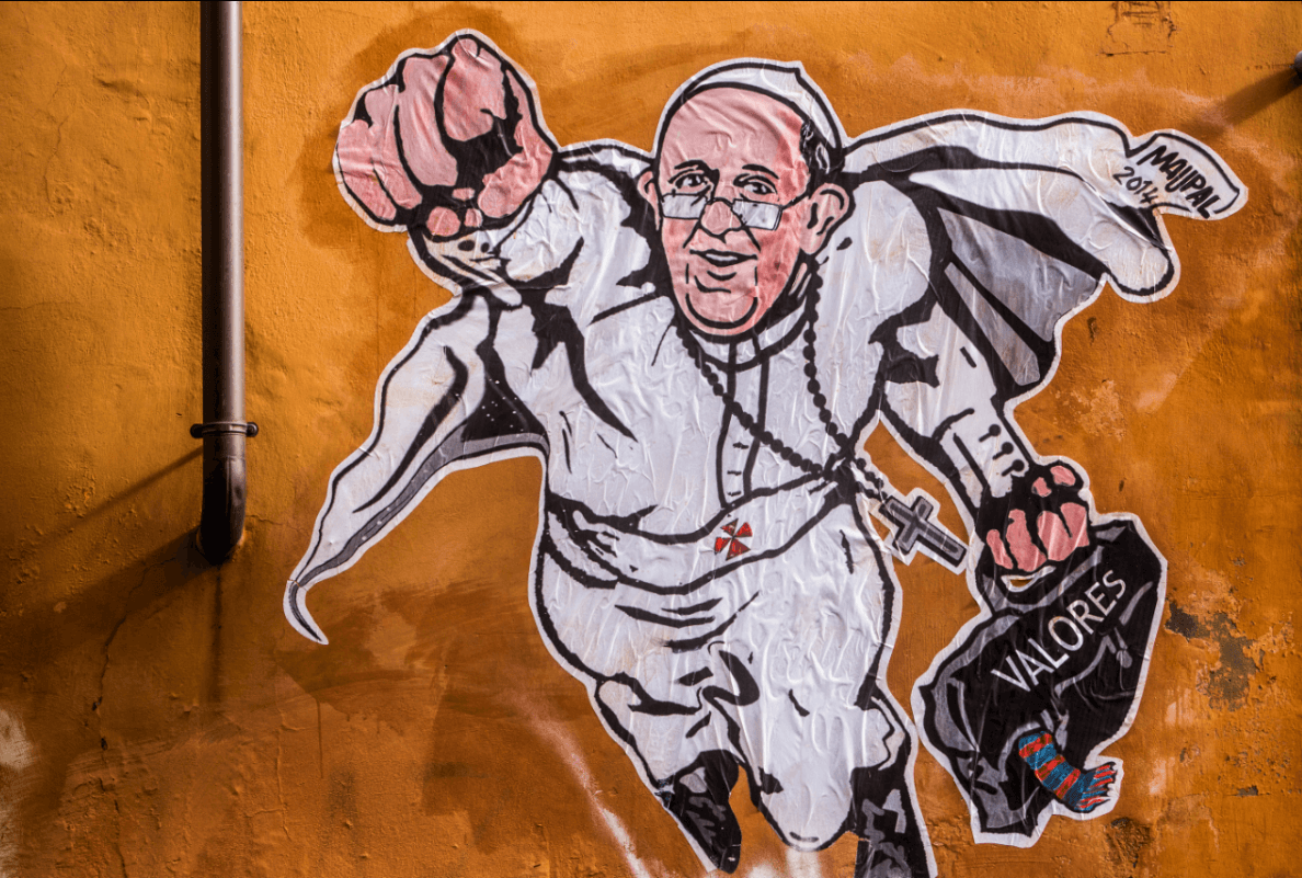 El grafiti de Maupal representa al papa Francisco como superhéroe