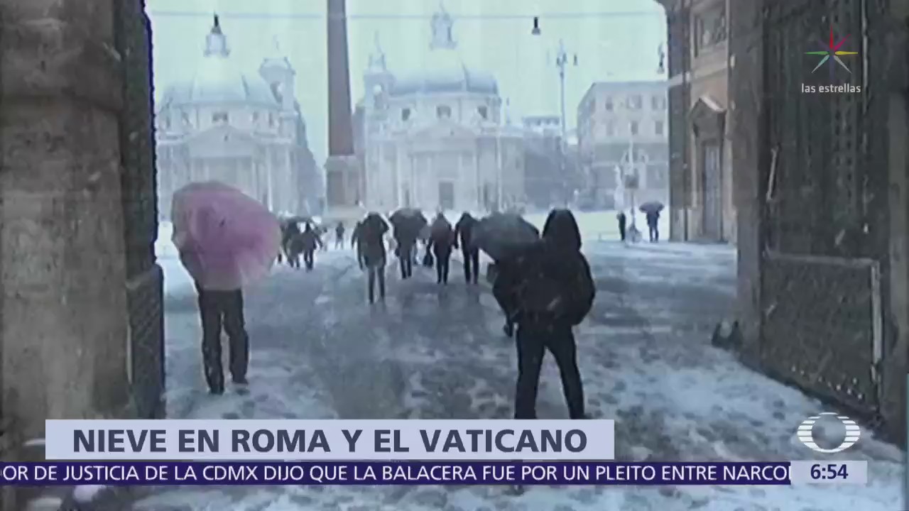 Intensa nevada cubre Roma de color blanco