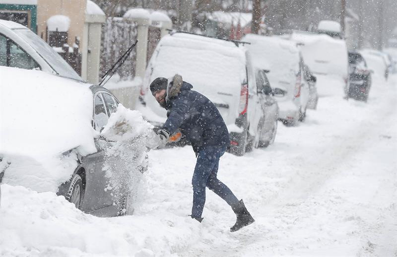 frio y nieveo provocan dos muertos en rumania