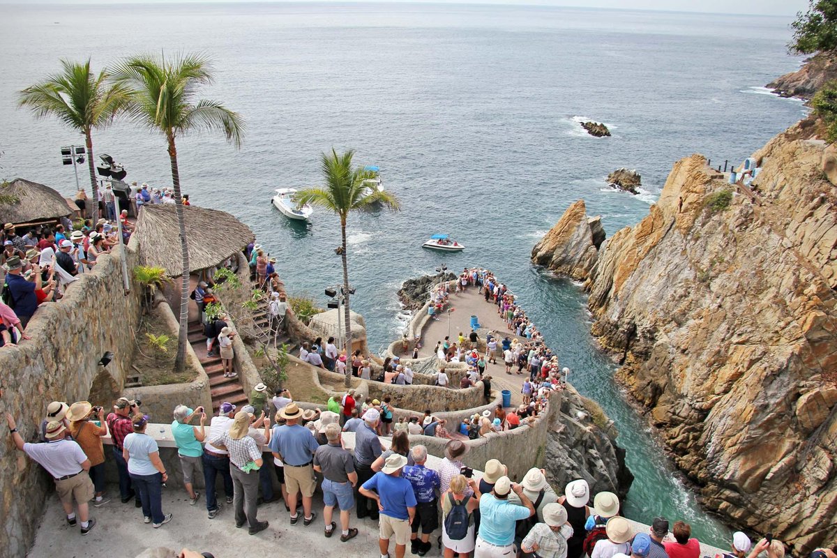 mas cien mil turistas visitaran acapulco este fin semana largo