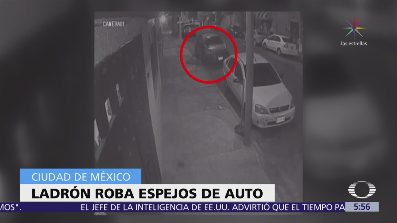Ladrón roba espejos de auto en la colonia Vallejo, CDMX