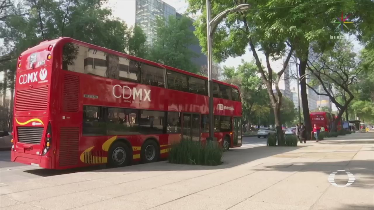 Metrobús de doble piso inicia operación en Reforma