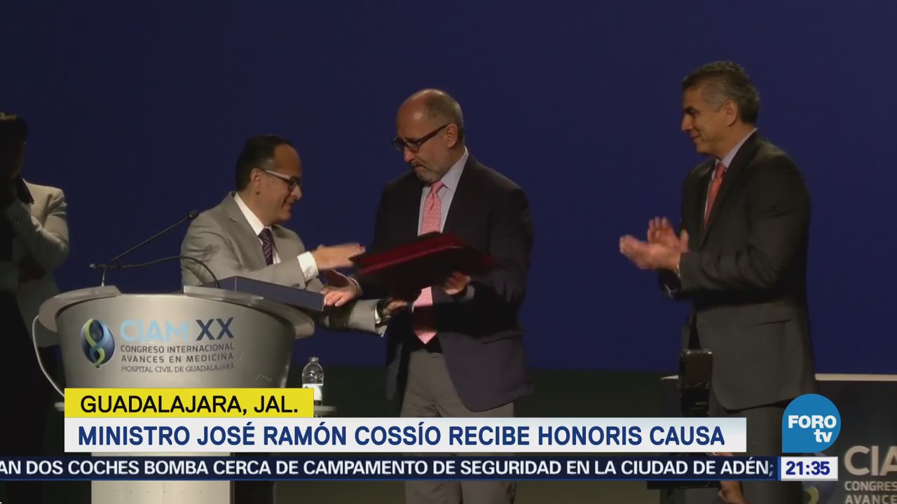 Ministro José Ramón Cossío recibe honoris causa en Guadalajara Jalisco