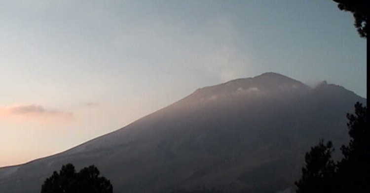 Registran 88 exhalaciones de baja intensidad en el volcán Popocatépetl