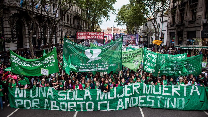 Miles argentinos pide ley que despenalice aborto