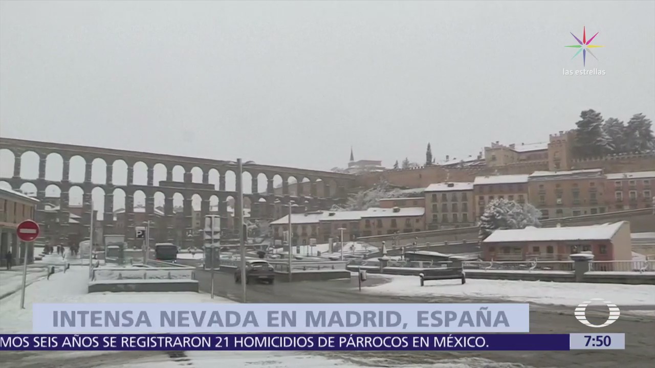 Nevada en Madrid obliga a cerrar pistas del aeropuerto de Barajas