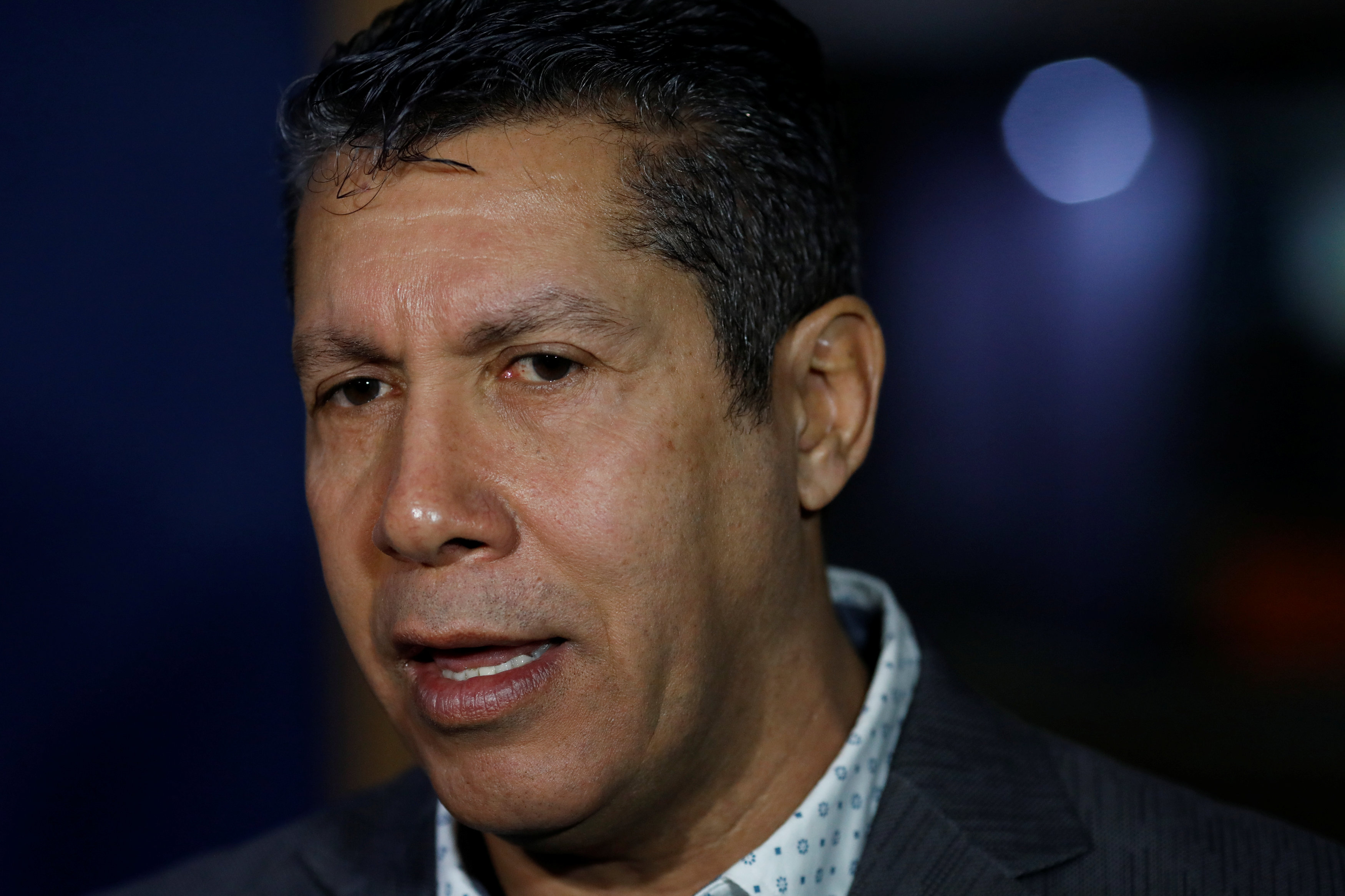 Opositor venezolano Henri Falcón inscribe candidatura presidencial