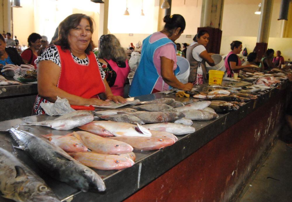 Campechanos disfrutan de gran variedad de pescados y mariscos durante la cuaresma