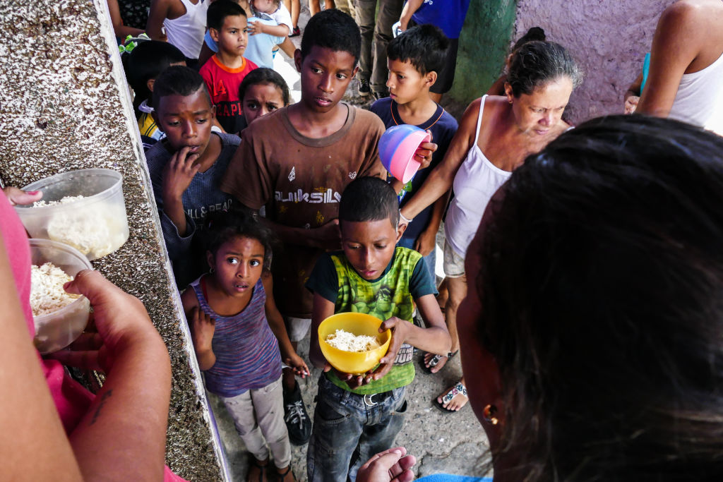 Detienen ocho personas prostituir niños comida Venezuela