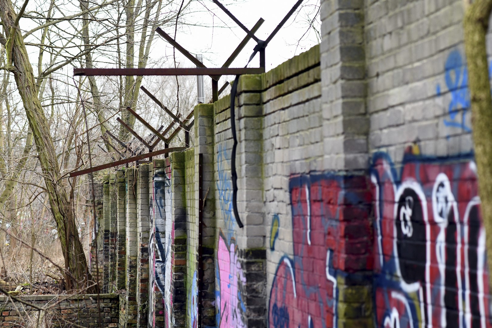 Protegen tramo del Muro de Berlín hallado en enero