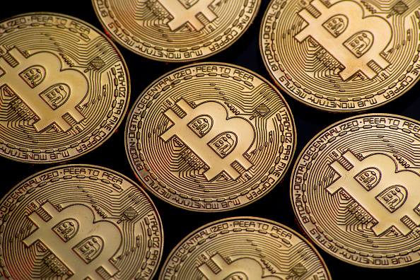 Reino Unido y Estados Unidos prohíben comprar de Bitcoins con tarjetas