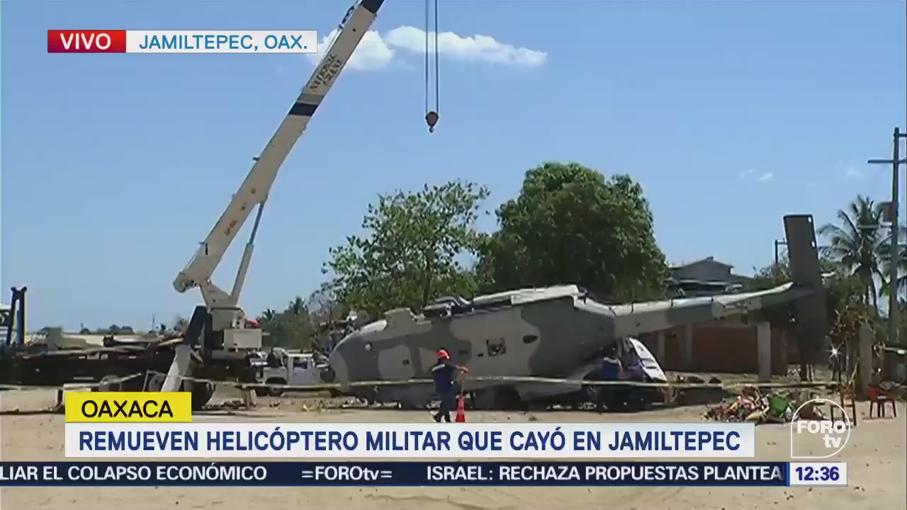 Remueven helicóptero militar que cayó en Jamiltepec, Oaxaca