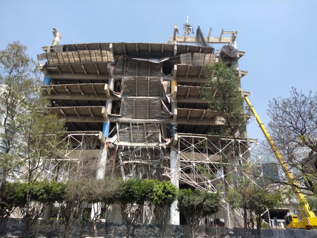 Cae loza de edificio en demolición en la Miguel Hidalgo, CDMX
