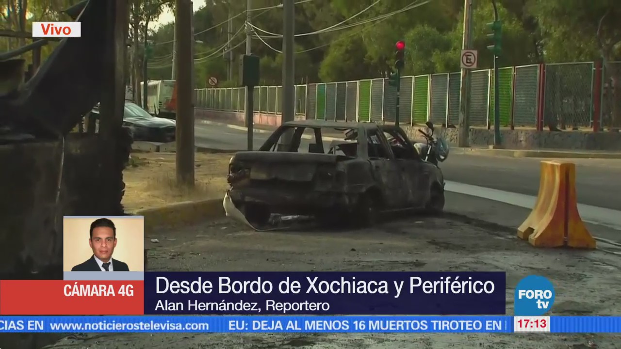 Se incendian dos vehículos tras choque en Bordo de Xochiaca y Periférico