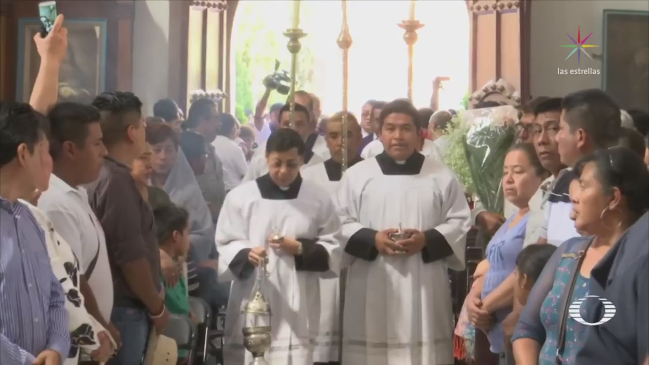 Sepultan a sacerdotes asesinados en Guerrero